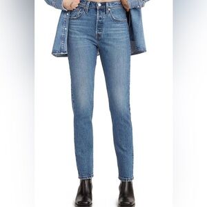 Vintage Levi 501 women’s skinny size 28/28 in medium wash